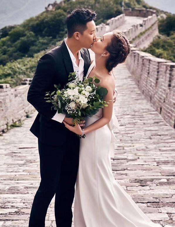 36岁卢靖姗怀孕,走出父亲意外离世的悲伤,韩庚陪爱妻一起晒孕肚