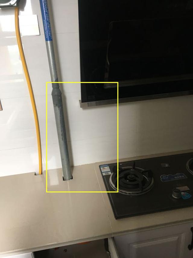 冰箱对着灶台好不好，冰箱对着灶怎么化解（这厨房还能做饭不）