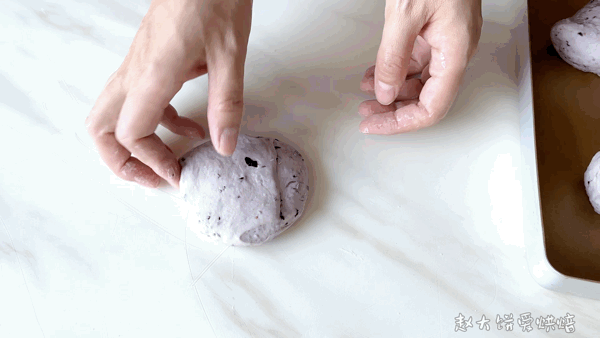 早餐小面包制作方法，早餐小面包制作方法步骤（面包入门必学）