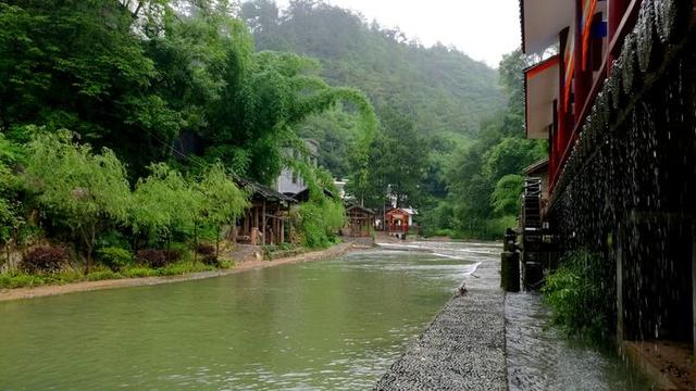 贵州旅游十大景点，贵州旅游十大景点排名千户苗寨（贵州十大冷门景点）