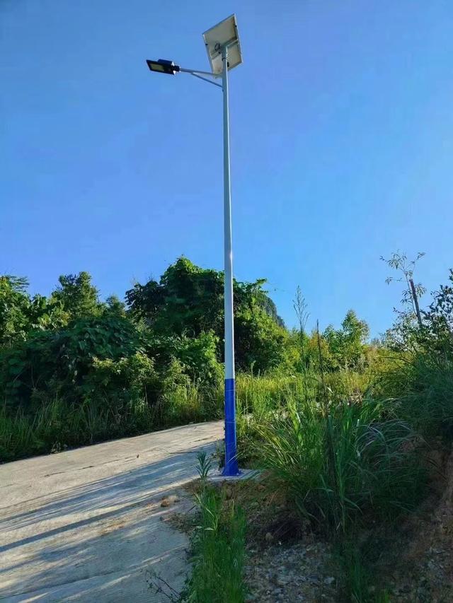 太阳能路灯单价，8米高农村太阳能路灯价格多少钱一个（太阳能路灯6米一套多少钱）