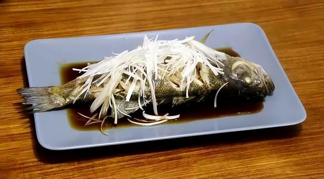 烤鱼用什么鱼最好，什么鱼做烤鱼好吃（错过了就要等一年）