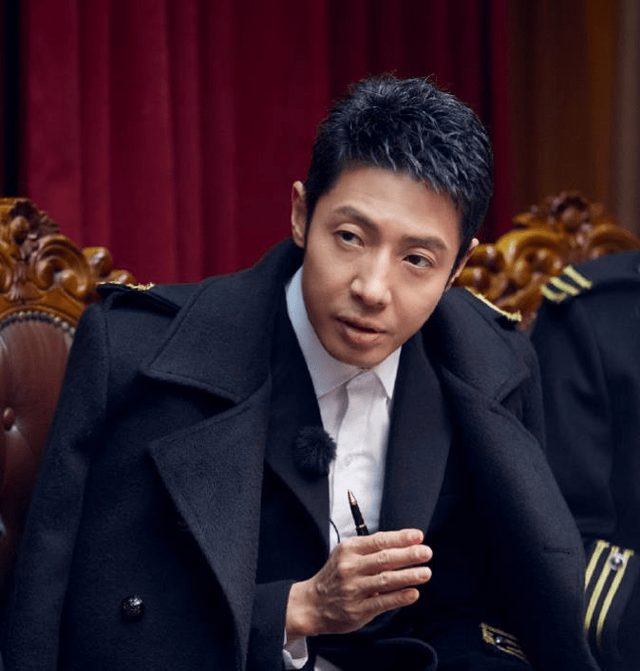 撒贝宁现在婚姻情况，外国洋娇妻温柔可爱