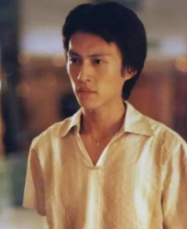 靳东有几个妻子，靳东的前妻（与二婚的江珊同居5年后）