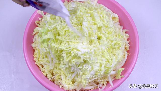 酸白菜怎么吃，酸白菜怎么做（婆婆做了一道酸白菜）