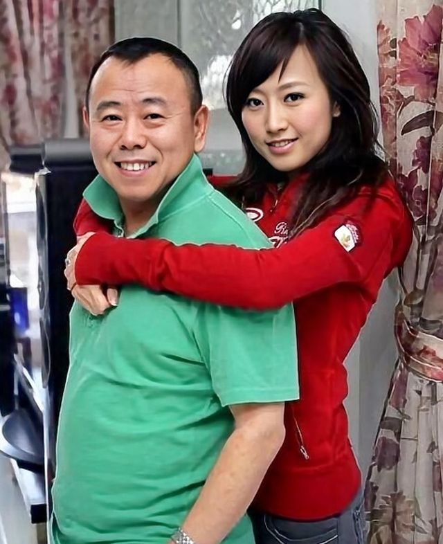 潘长江和潘阳现状，他那嫁给10亿富豪的女儿潘阳