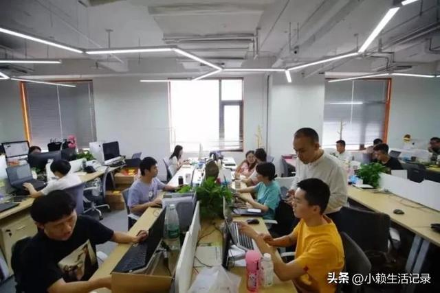 自离了是不是没工资了，自离不给工资合法吗（在广州黄埔年收入3000万）