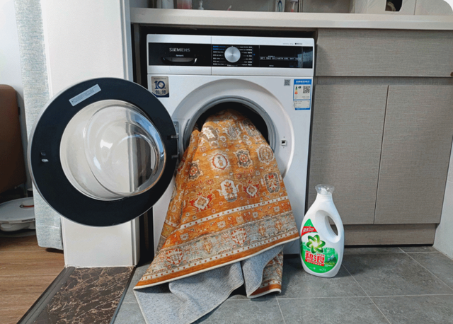 布艺沙发脏了如何清洗，布艺沙发脏了如何清洗妙招（又洗不干净怎么办）