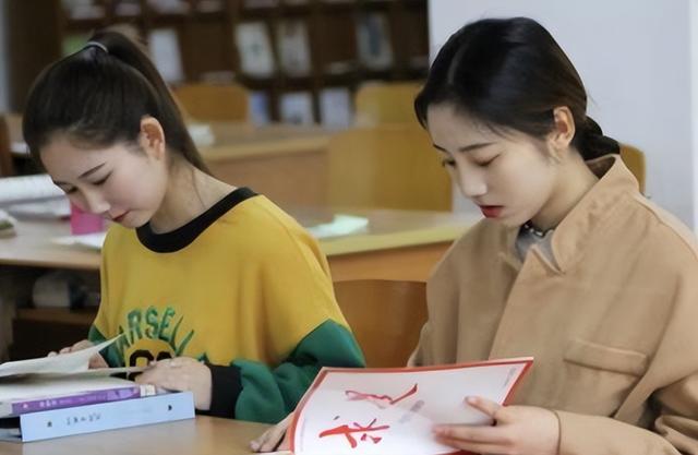 平顶山学院宿舍，平顶山学院宿舍条件怎么样—宿舍图片内景（大学寝室男女混住引热议）