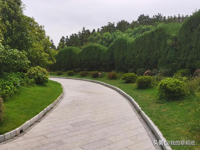 十一假期出游可畅玩银杏湖乐园，湖光山色风景迷人