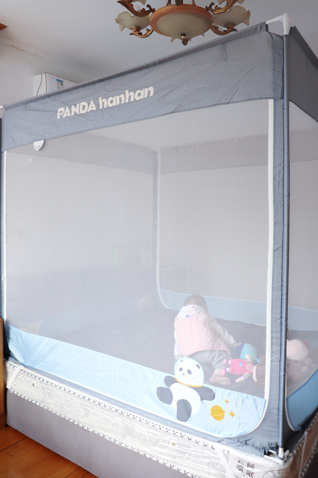 宝宝能感觉到妈妈睡旁边吗，新生儿要挨着妈妈睡吗（那就居家带娃睡大觉）