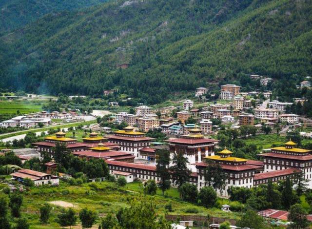 不丹面积和人口,不丹与中国(夹在中国和印度之间的不丹究竟是一个怎样