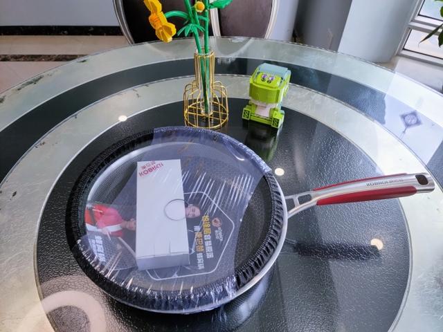 康巴赫炒锅怎么样，德国康巴赫炒锅怎么样（康巴赫第五代抗菌煎锅真的不粘锅）