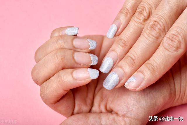美甲的好处和坏处，经常做指甲的危害和好处（喜欢美甲是人之常情）