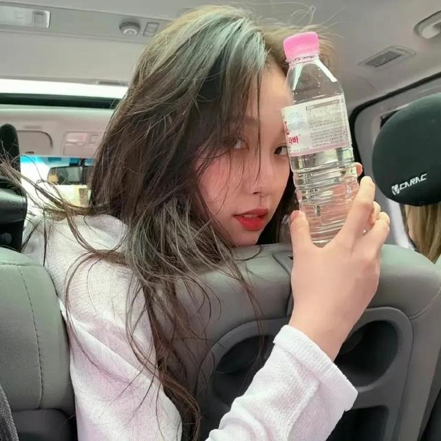 很小众却很惊艳的头像，ins惊艳小众女生头像 山高自有可行路水深自有渡船人。微信（正如我不能做你的梦）