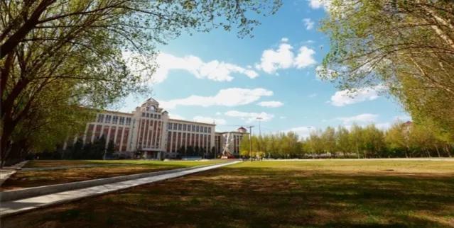 性价比高的二本大学排名，这25所“二本大学”（这两所二本院校背景深厚）