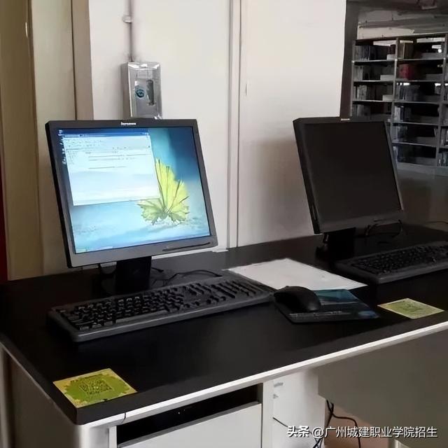 自提柜怎么取快递，邮政包裹怎么自取（城建青年，这些秘密你知道吗）