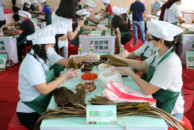 端午节这场包粽子比赛热闹又温馨，恩平这场包粽大比拼