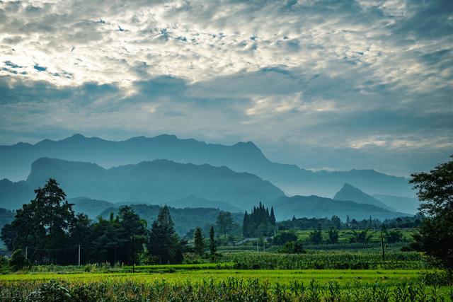 青城山简介，四川都江堰市青城山简介（寻找你的“一帘幽梦”）