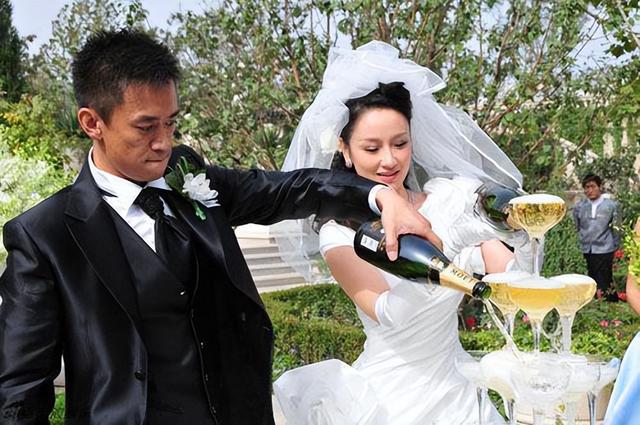 王学兵和孙宁离婚10年：一个3婚娶娇妻，一个未婚没孩子