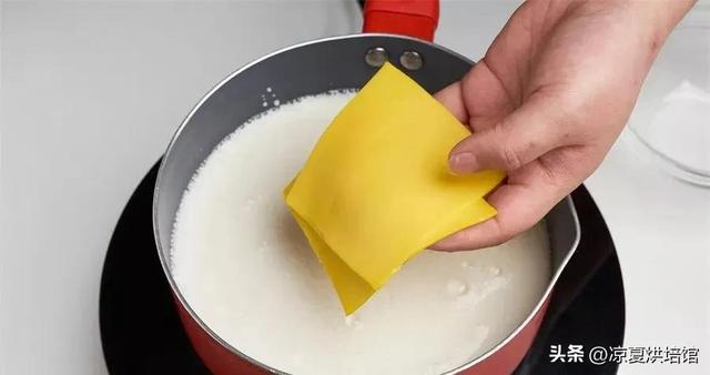 超级好吃的重磅芝士蛋糕入口即化，入口即化的冰牛奶芝士蛋糕