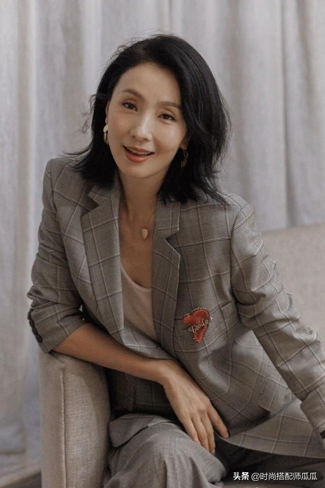 齐肩头发怎么扎好看，齐肩短发怎样扎才好看（女人过了55岁就别留长发了）