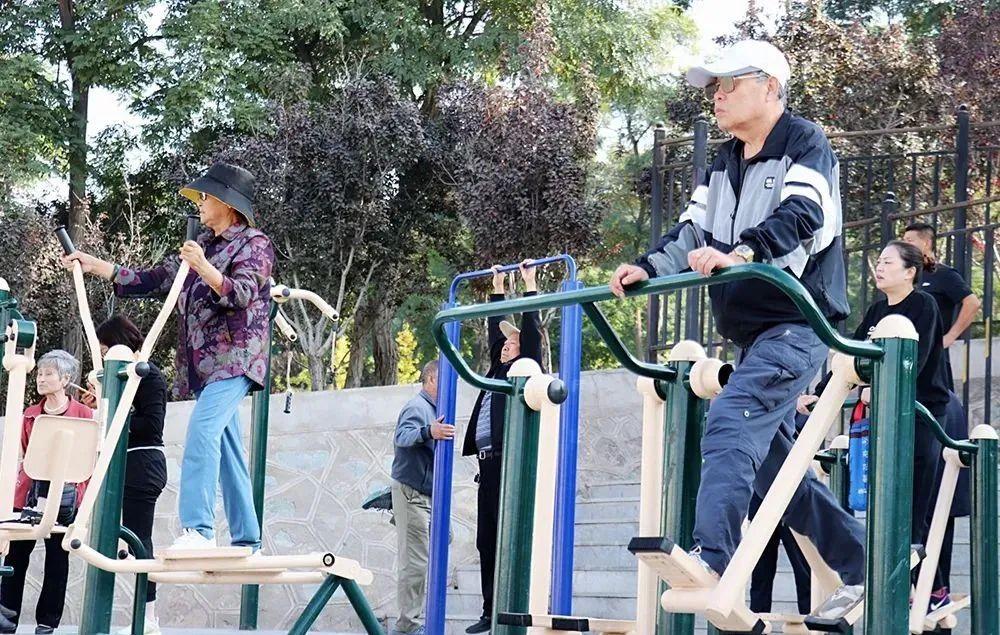 室外双人漫步器有什么作用，室外双人漫步器有什么作用？？可以减肥吗（白银区全民健身公共服务提质升级）