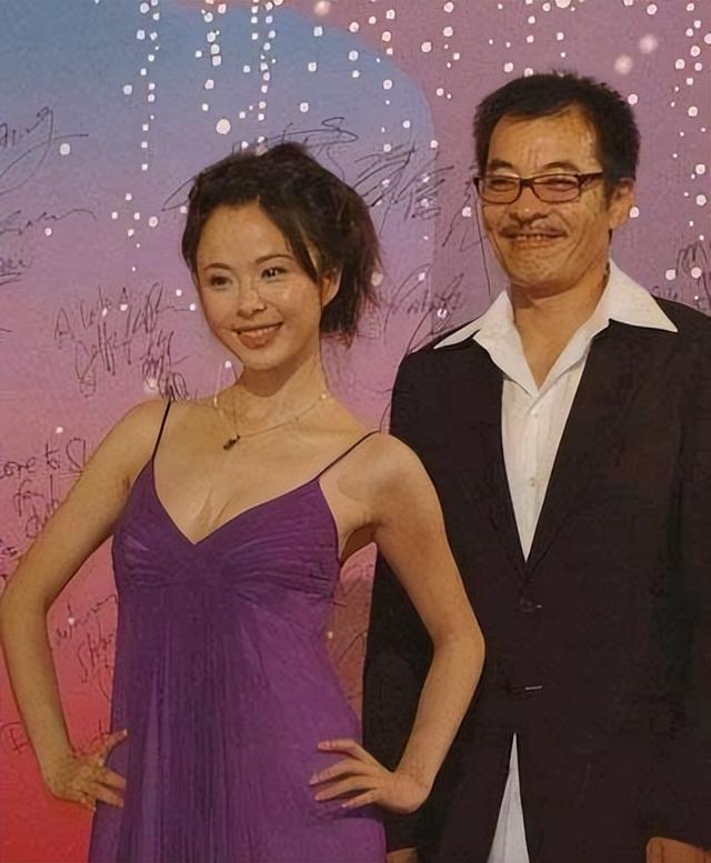 41岁杨若兮退圈后罕发声，模样大变认不出，嫁二婚演员当全职妈妈