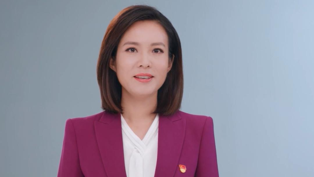 cctv5主持人(cctv5男主持人后腰纹身)