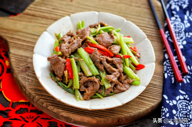 牛肉片怎么做好吃又嫩，滑牛肉片怎么做好吃又嫩（比豆腐还软嫩）