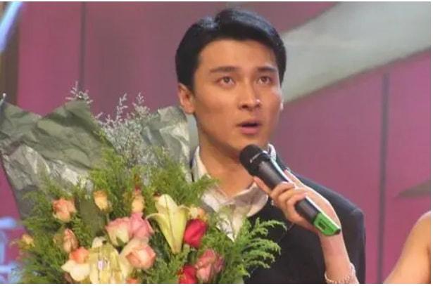 演员贺刚：23岁模仿刘德华出道，被赵宝刚力捧，出道17年都不红