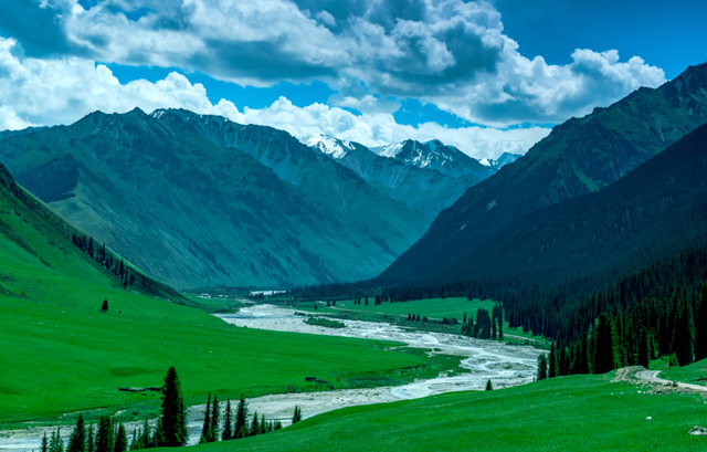 有哪些旅游景点，中国有哪些旅游胜地（推荐国内10个必打卡的名胜古迹）
