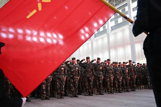 送新兵祝福语简短，家人送新兵祝福语简短（这份临别赠礼有点“硬”）