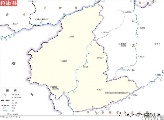 游镇康县南伞跨国溶洞再带点坚果回家，吃饭就干德昂族竹宴席