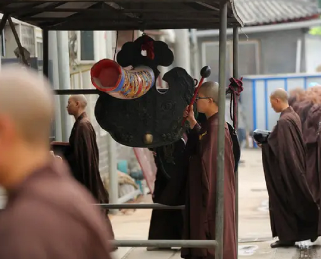 辽宁大悲寺苦行僧，辽宁大悲寺苦行僧说法（日睡4小时吃一餐）