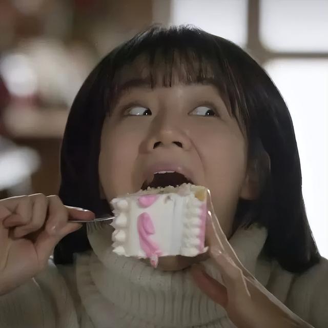 网红头像卡通可爱 美食妹妹，网红头像卡通可爱图片微信（吃东西头像）