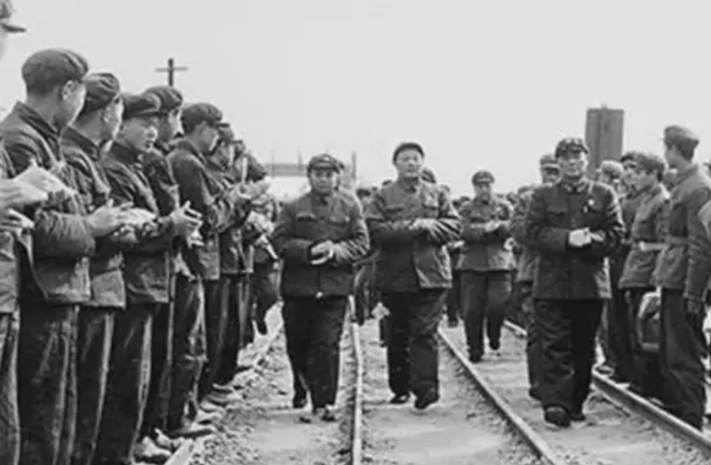 精兵简政的精是什么意思，精兵简政的精是什么意思字典上的解释（邓小平向全世界宣布裁军百万）