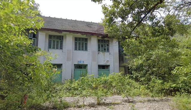 重庆市工业学校，重庆市工业学校2021招生简章（北碚这所中专校园荒废了13年还保留完好；30多年前比大学还吃香）