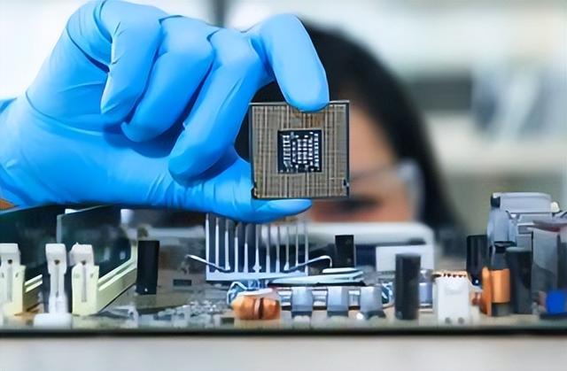 中芯国际是外企还是国企，中芯国际是外企还是国企工资咋样（中芯国际最大股东是谁）