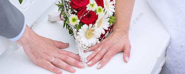 结婚四年是什么婚，结婚1年到100年各是什么婚（你结婚多少年是什么婚呢）