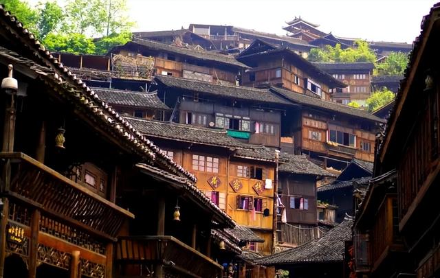 民族的主要特征是什么，民族特征属于什么（但你知道他们最具特色的建筑特色是什么吗）