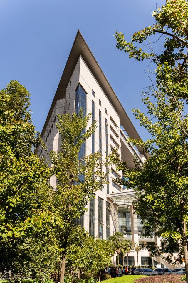 湖北大学怎么样，湖北大学怎么样?就业前景（湖北大学，为什么这么牛）
