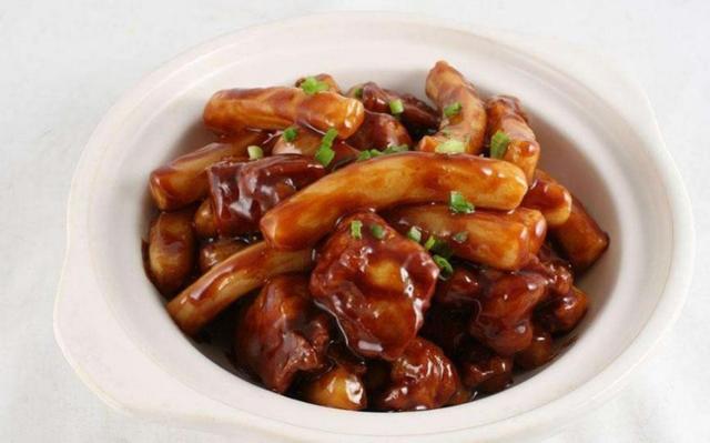 上海特色美食有哪些啊，上海什么特色美食（上海最值得打卡的9种小吃）