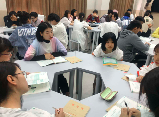 口腔医学就业前景，口腔医学就业前景怎样（大学中“很辛苦”的专业）