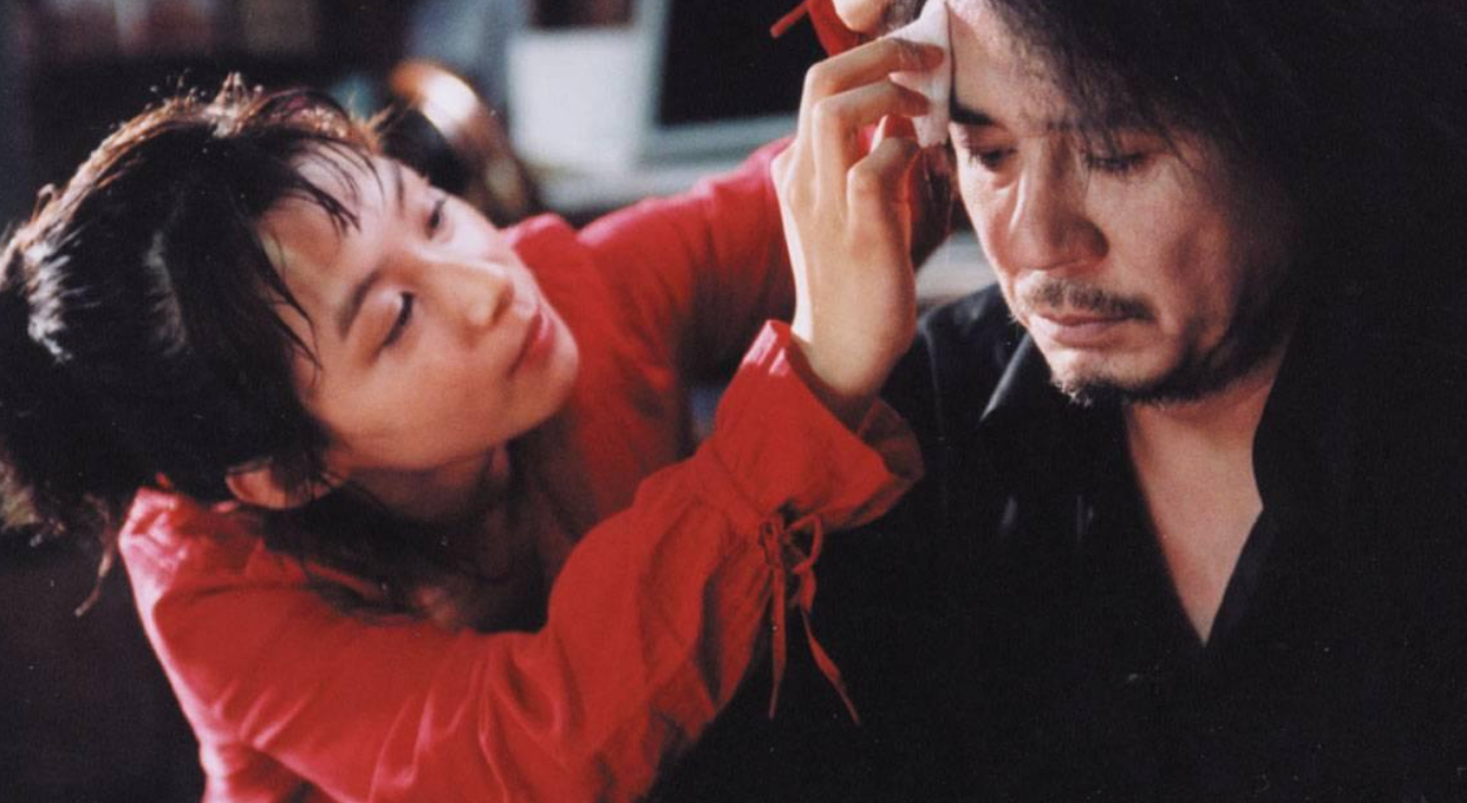 《老男孩》又名《原罪犯》,是2003年上映的韩国惊悚悬疑动作电影