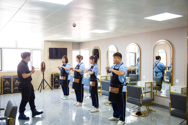 女生可以学什么技能，女人学习什么技能好（又一个宝藏专业被发现了）