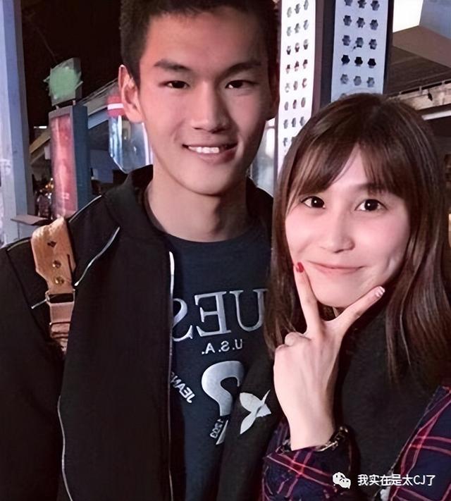 情侣头像二人专用微信，2022年最火情侣双人微信头像（爱不是真的，渣才是真的）