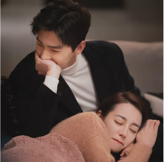 北美大灰狼是什么梗，北美灰狼为什么这么大（嘟嘴索吻、牵手搂抱、时刻黏在一起）