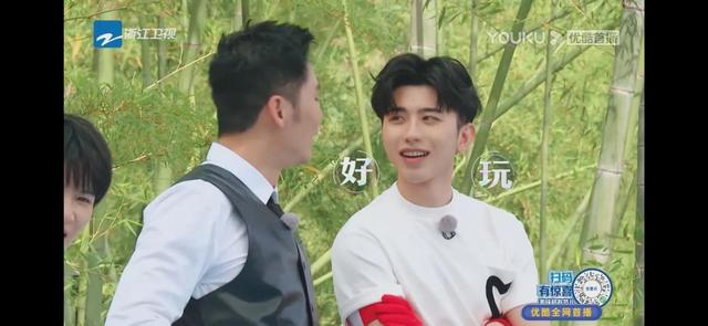 蔡徐坤情人歌词，蔡徐坤情人歌词完整版（听到他说的第一个答案）