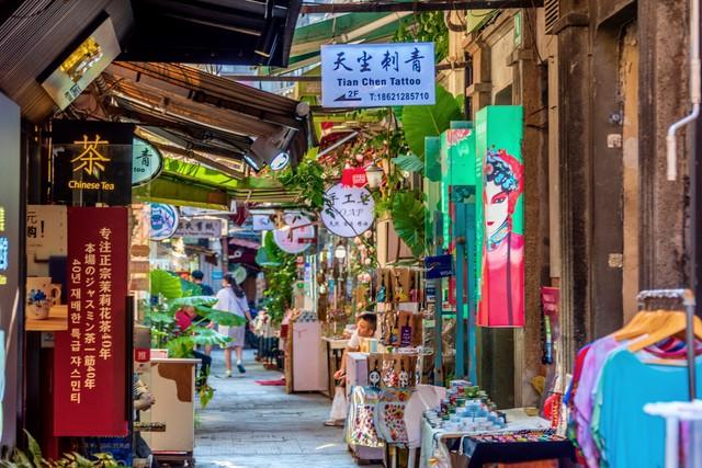 上海的旅游景点有哪些很出名（上海十大特色景点）